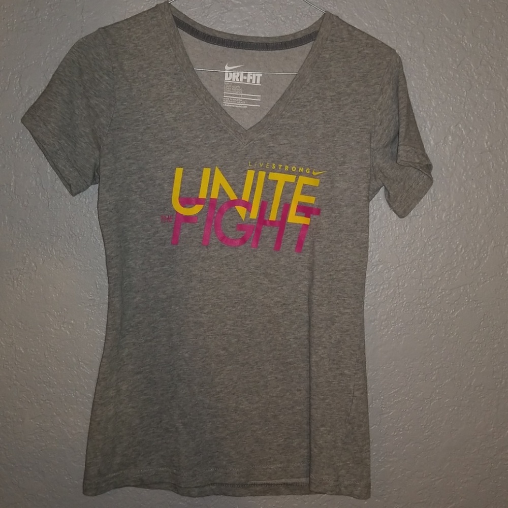 V-neck tshirt
